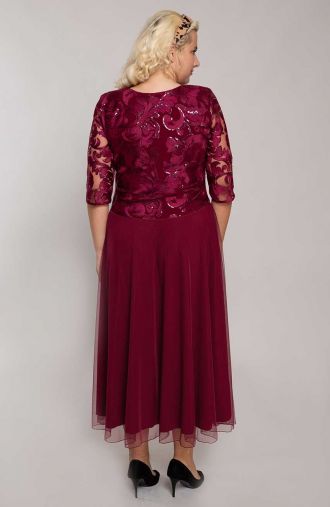 Čerešňovo červené šaty s flitrovanou čipkou